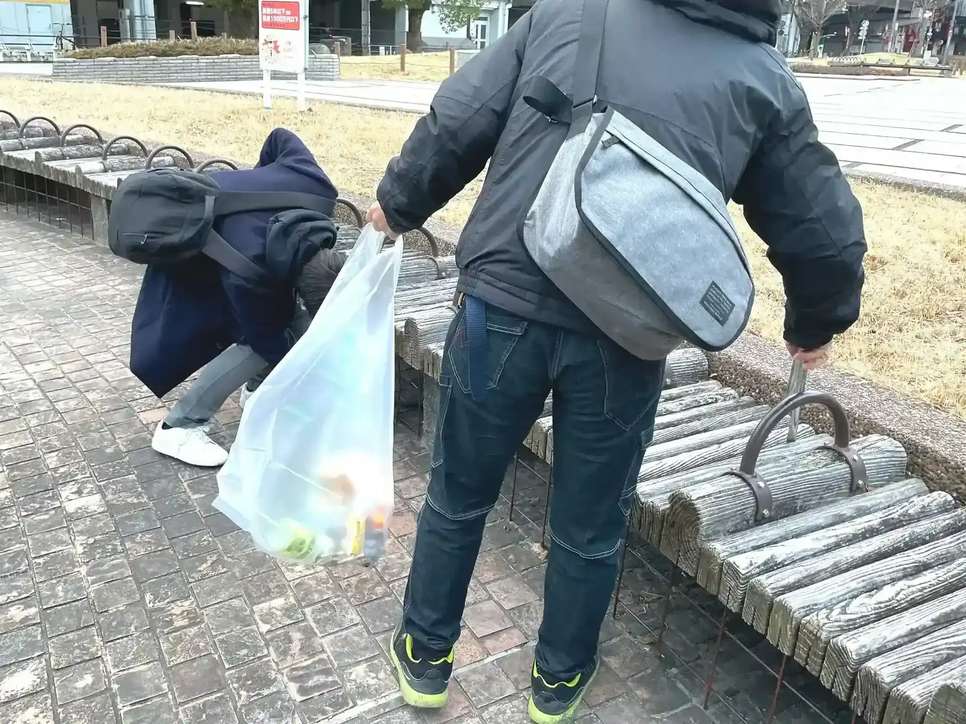 月に一度の社会貢献活動（ゴミ拾いボランティア）